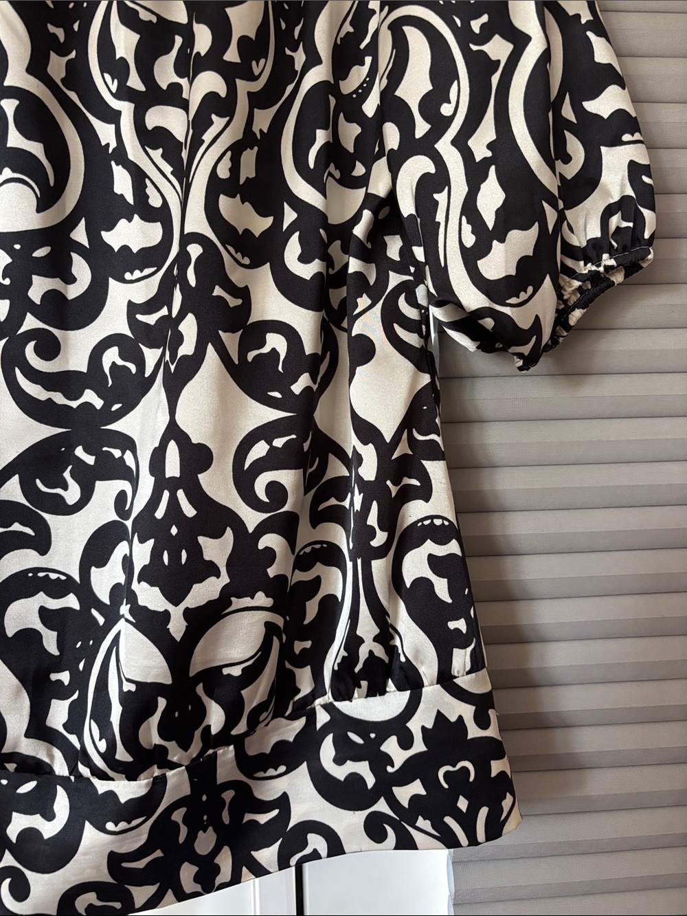 White House Black Market Black & White Patterned Puff-Sleeve Blouse - Picture 3 of 3